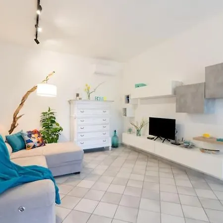 Holiday home Acquamarina